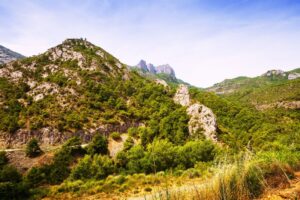 masía en la montaña-sierra